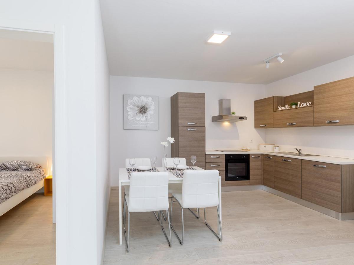 Apartment Aria Porec Esterno foto