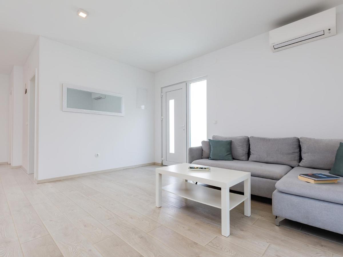 Apartment Aria Porec Esterno foto