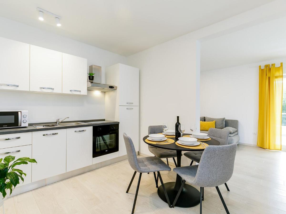 Apartment Aria Porec Esterno foto