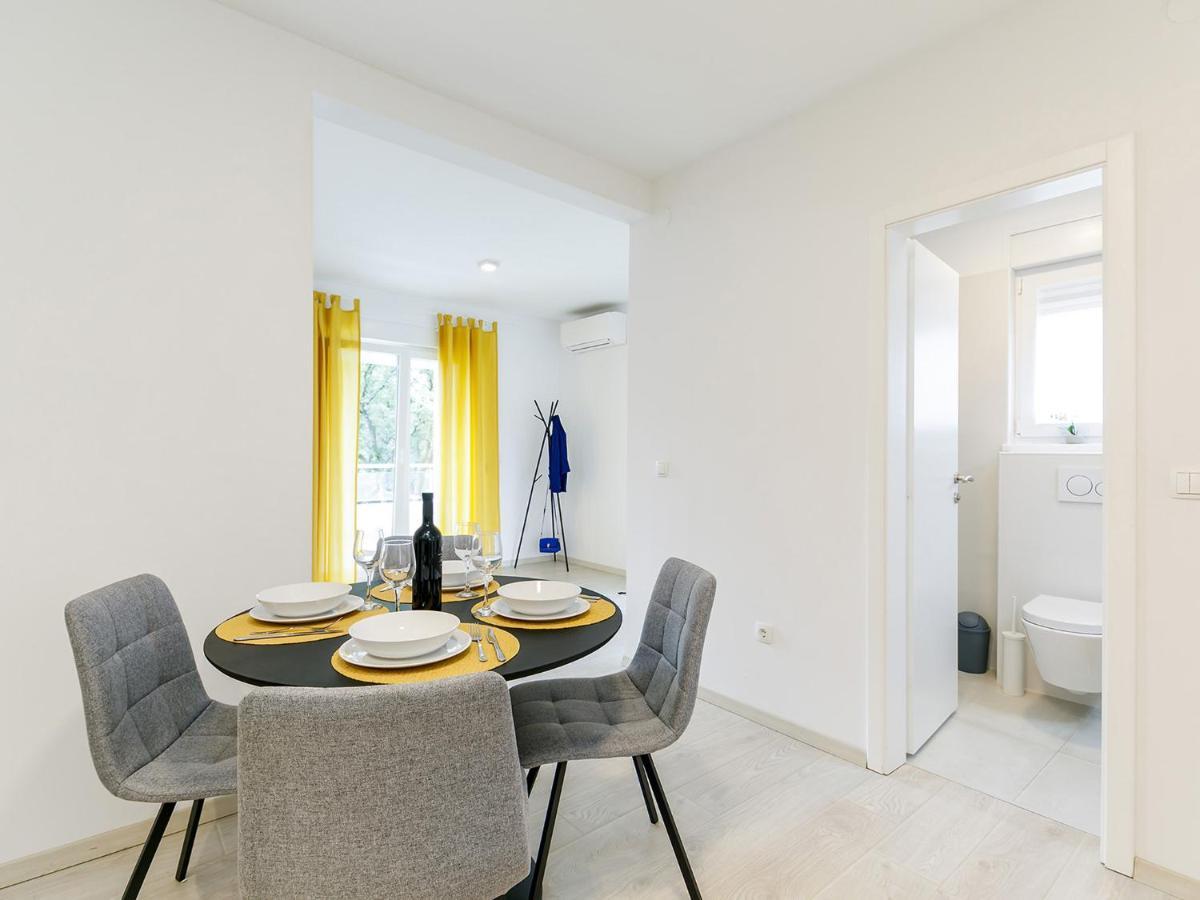 Apartment Aria Porec Esterno foto